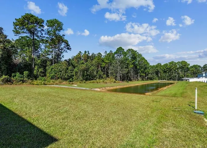 New Near Uwf & Pns Beach!