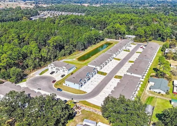 New Near Uwf & Pns Beach! Apartment *