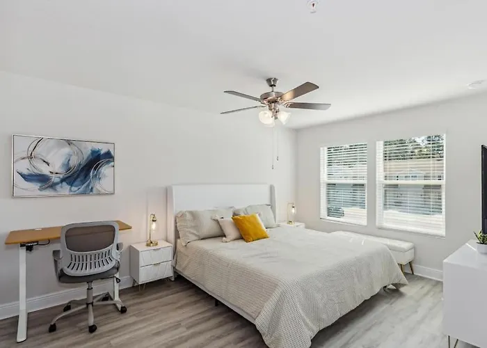 New Near Uwf & Pns Beach! Apartment Pensacola